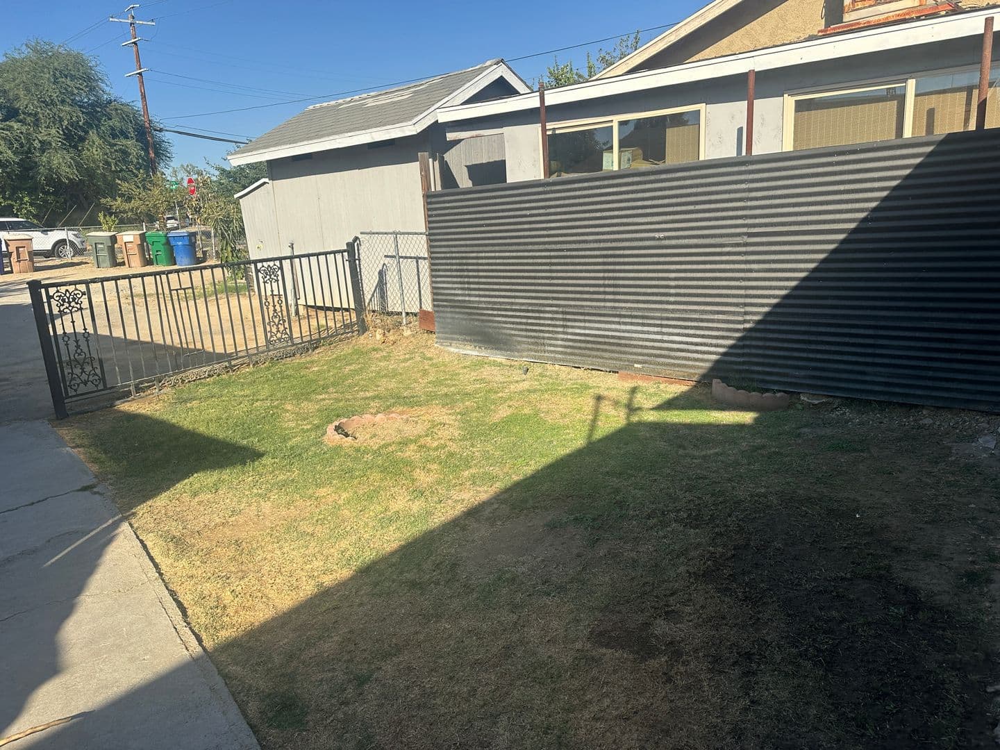 Bakersfield Apartment: 3826 Mitchell Ave .