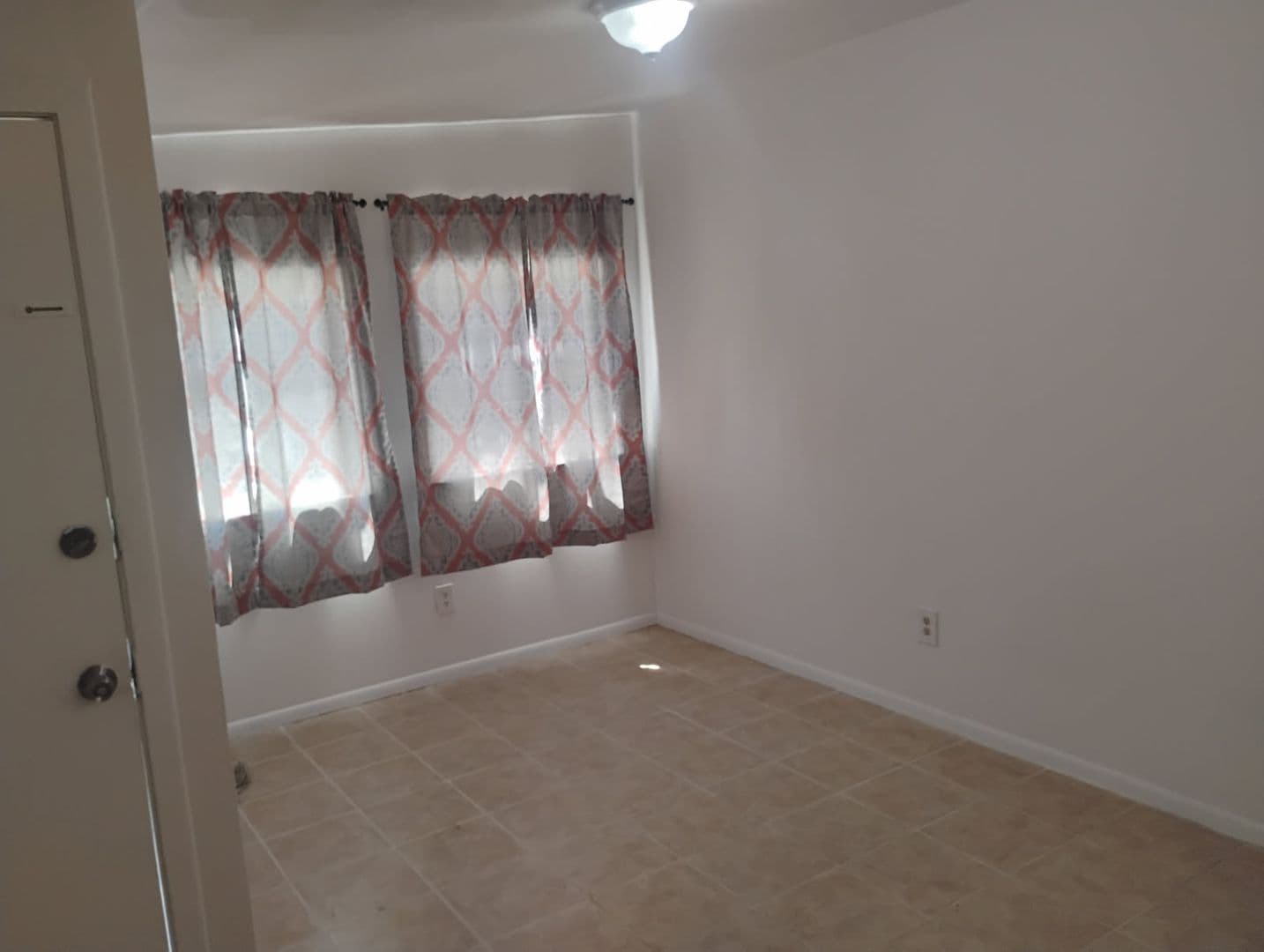 Bakersfield Apartment: 104, 106 & 106 1/2 Fishering Dr.