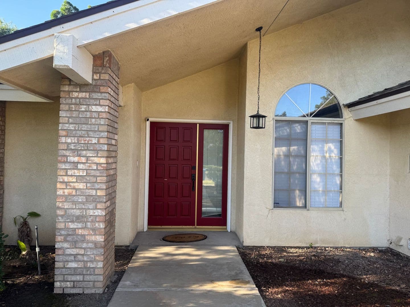 Bakersfield House: 9805 Mesa Oak Dr.
