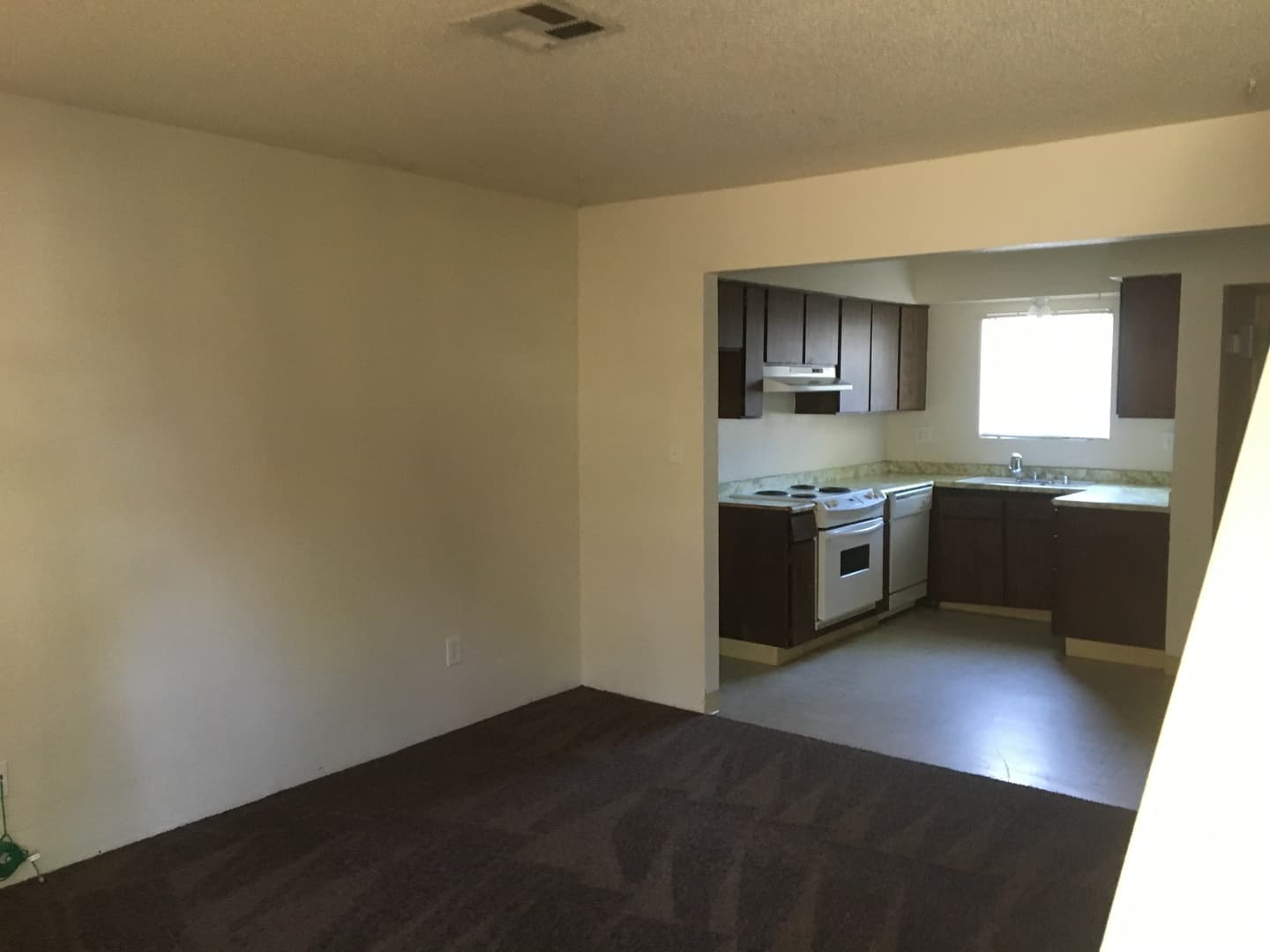 Bakersfield Apartment: 200 Lincoln Ave.
