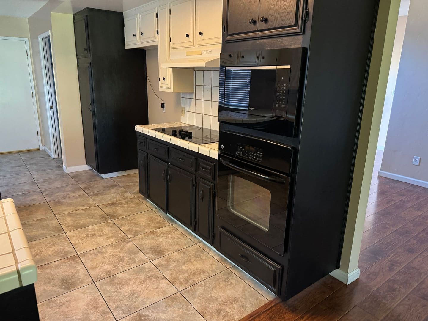 Bakersfield House: 9805 Mesa Oak Dr.