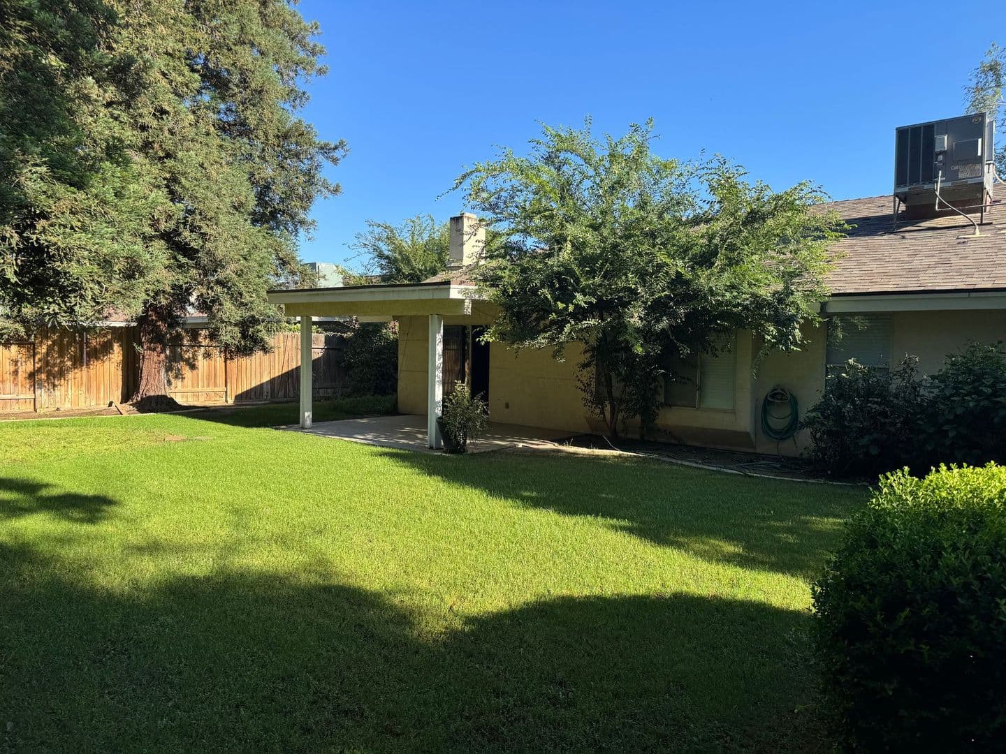 Bakersfield House: 9805 Mesa Oak Dr.