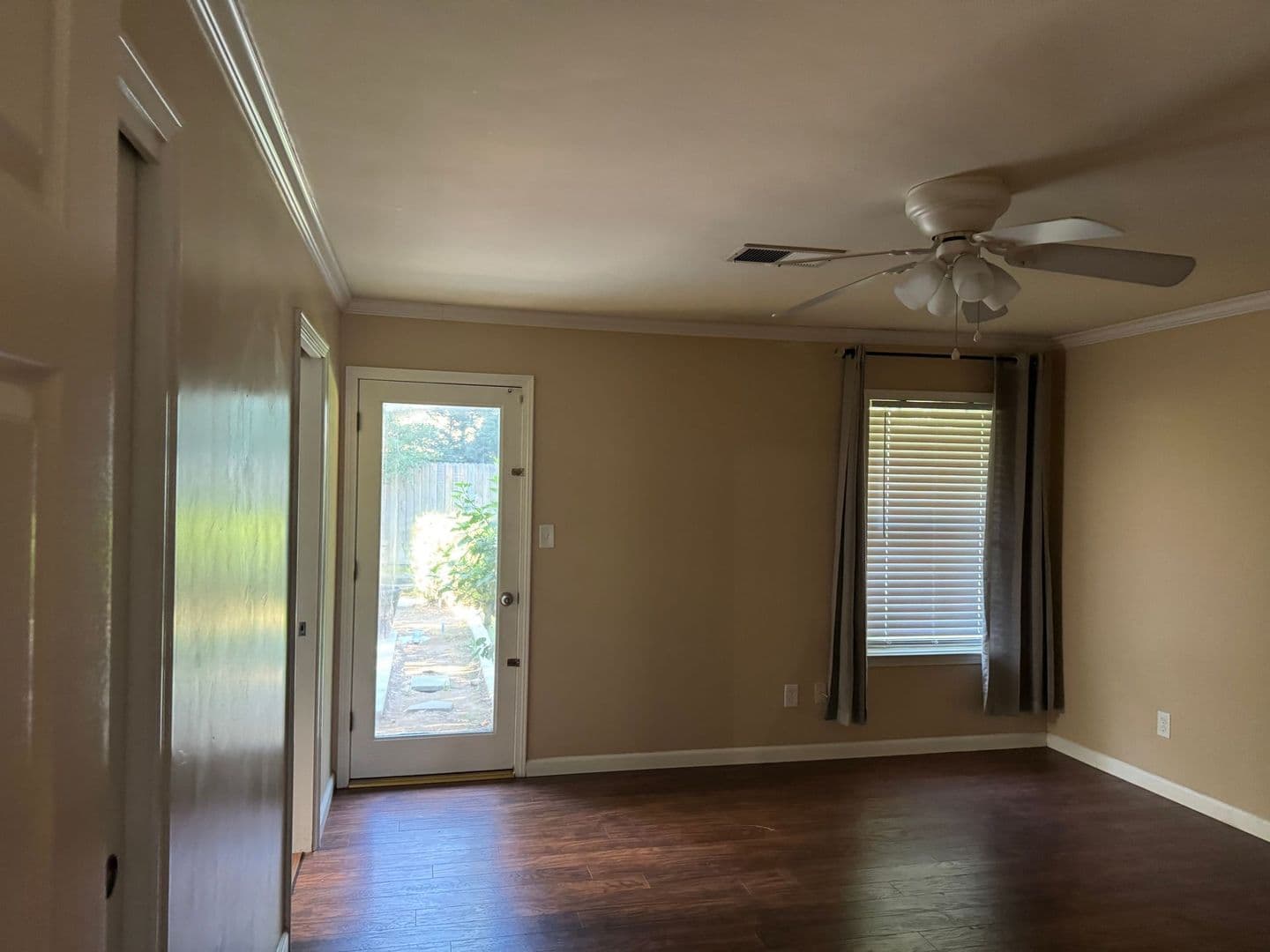 Bakersfield House: 9805 Mesa Oak Dr.