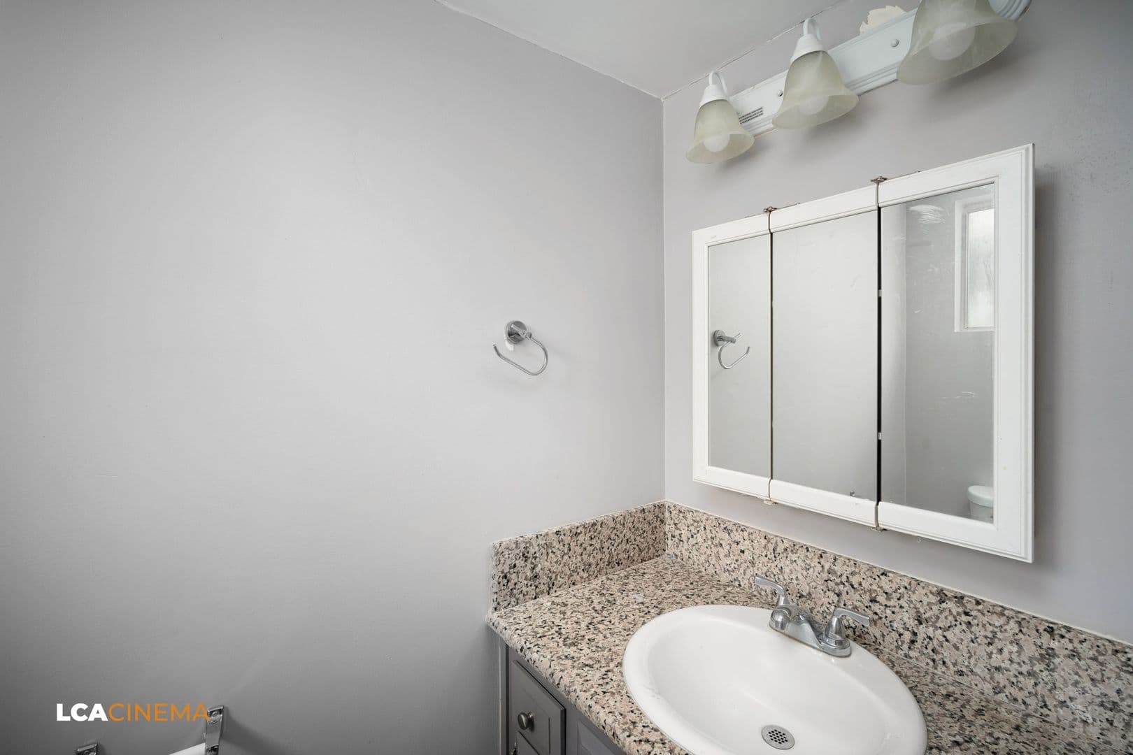 Bakersfield Apartment: 322 Decatur St.
