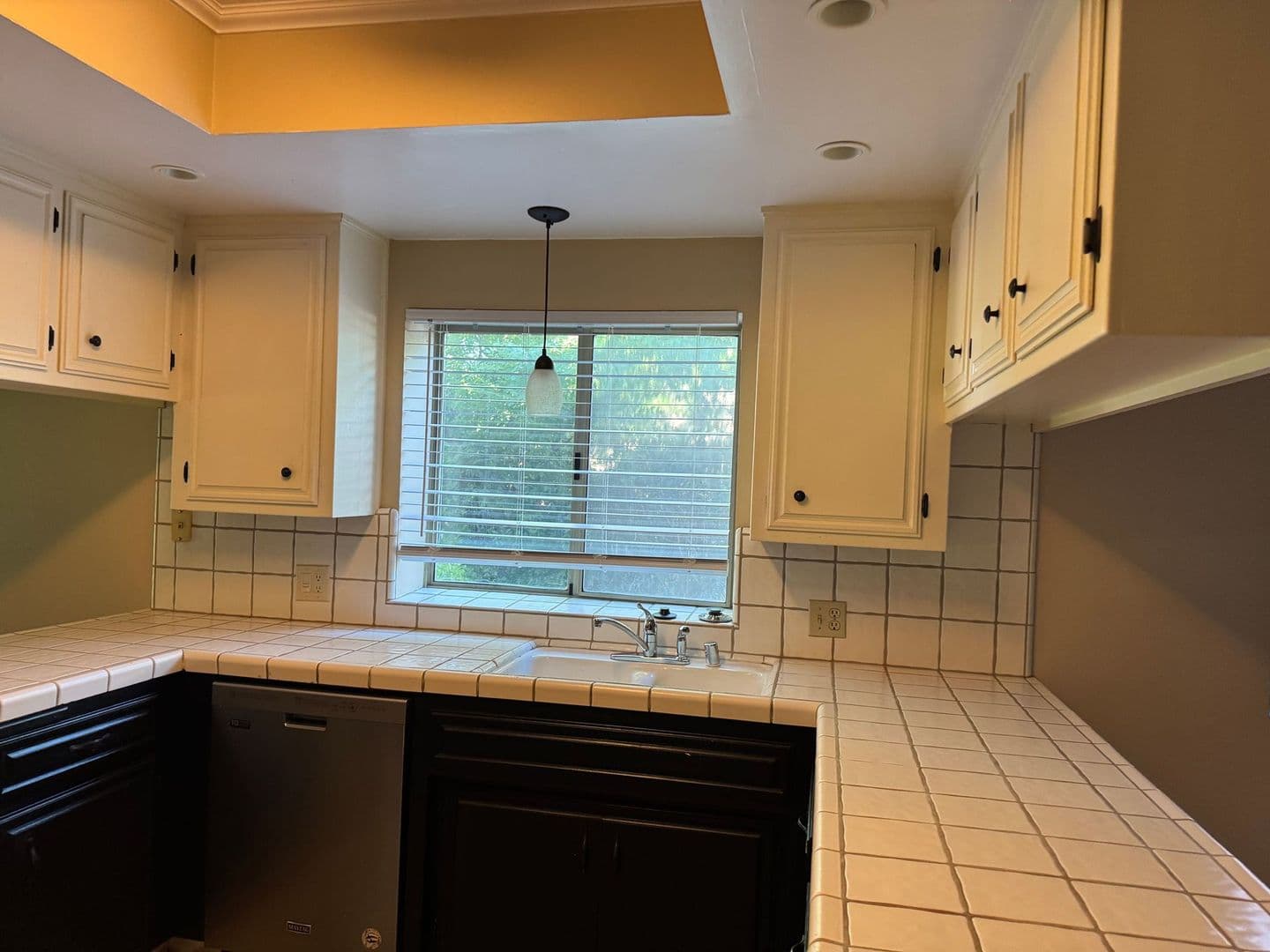 Bakersfield House: 9805 Mesa Oak Dr.