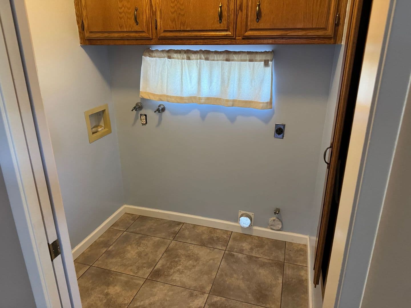 Bakersfield House: 9805 Mesa Oak Dr.