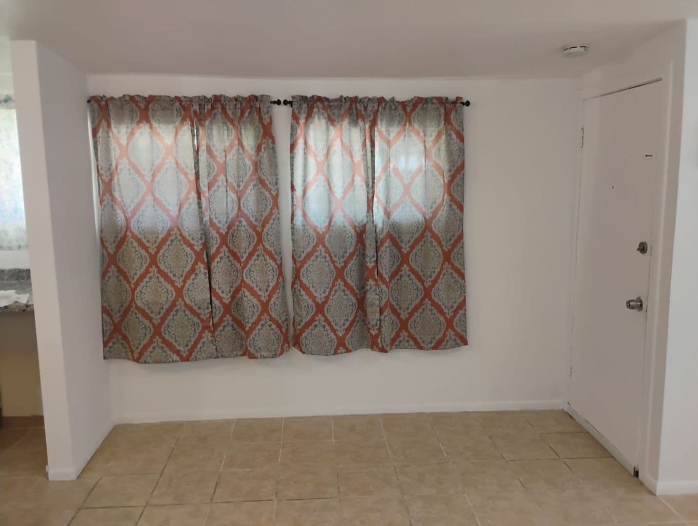Bakersfield Apartment: 104, 106 & 106 1/2 Fishering Dr.