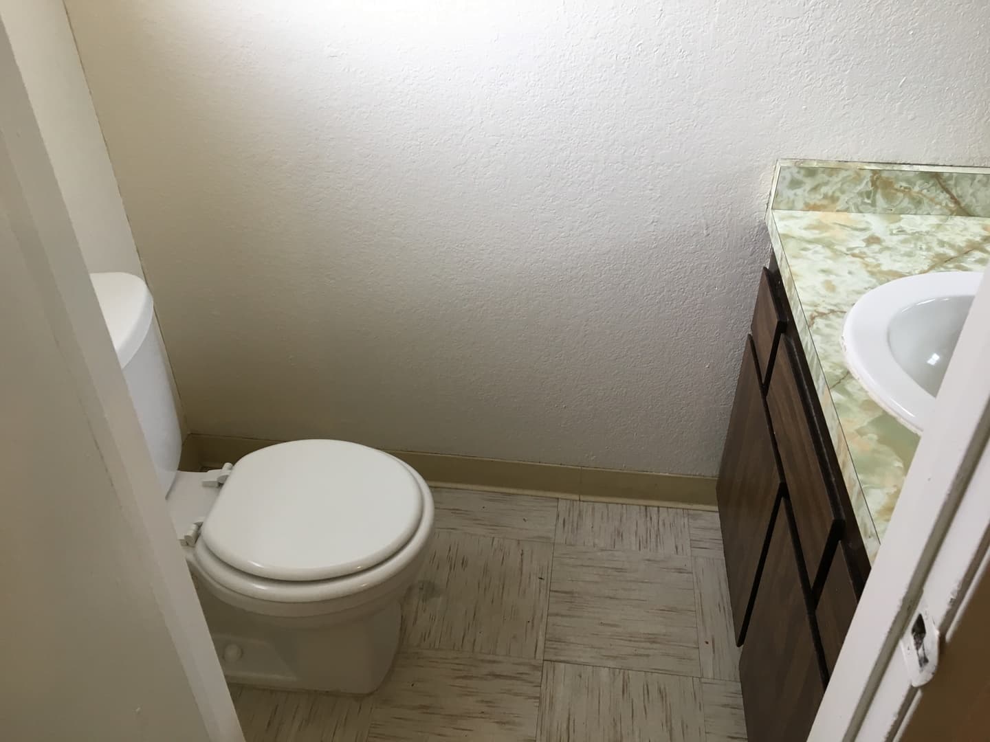 Bakersfield Apartment: 200 Lincoln Ave.