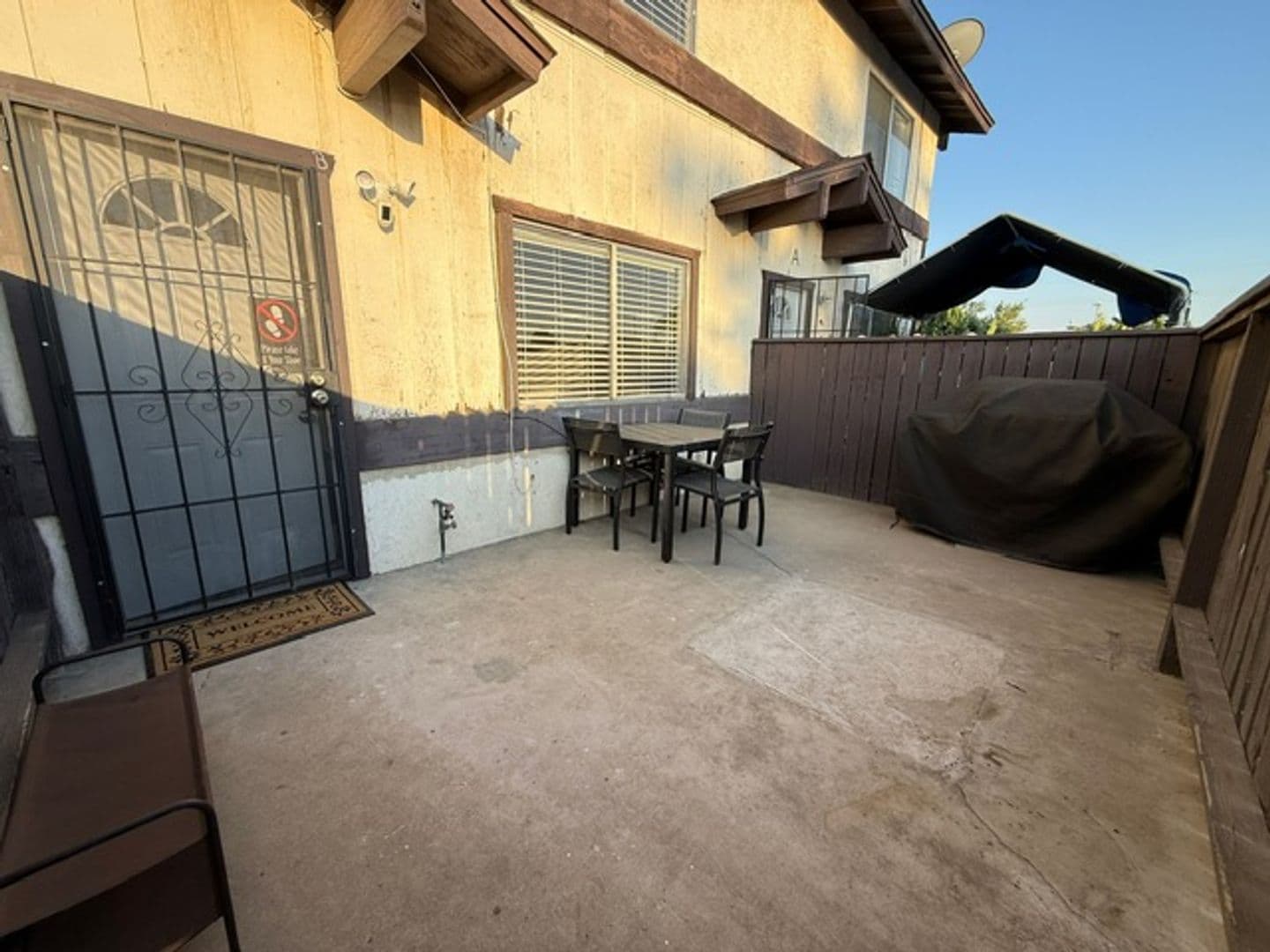 Bakersfield Apartment: 322 Decatur St.