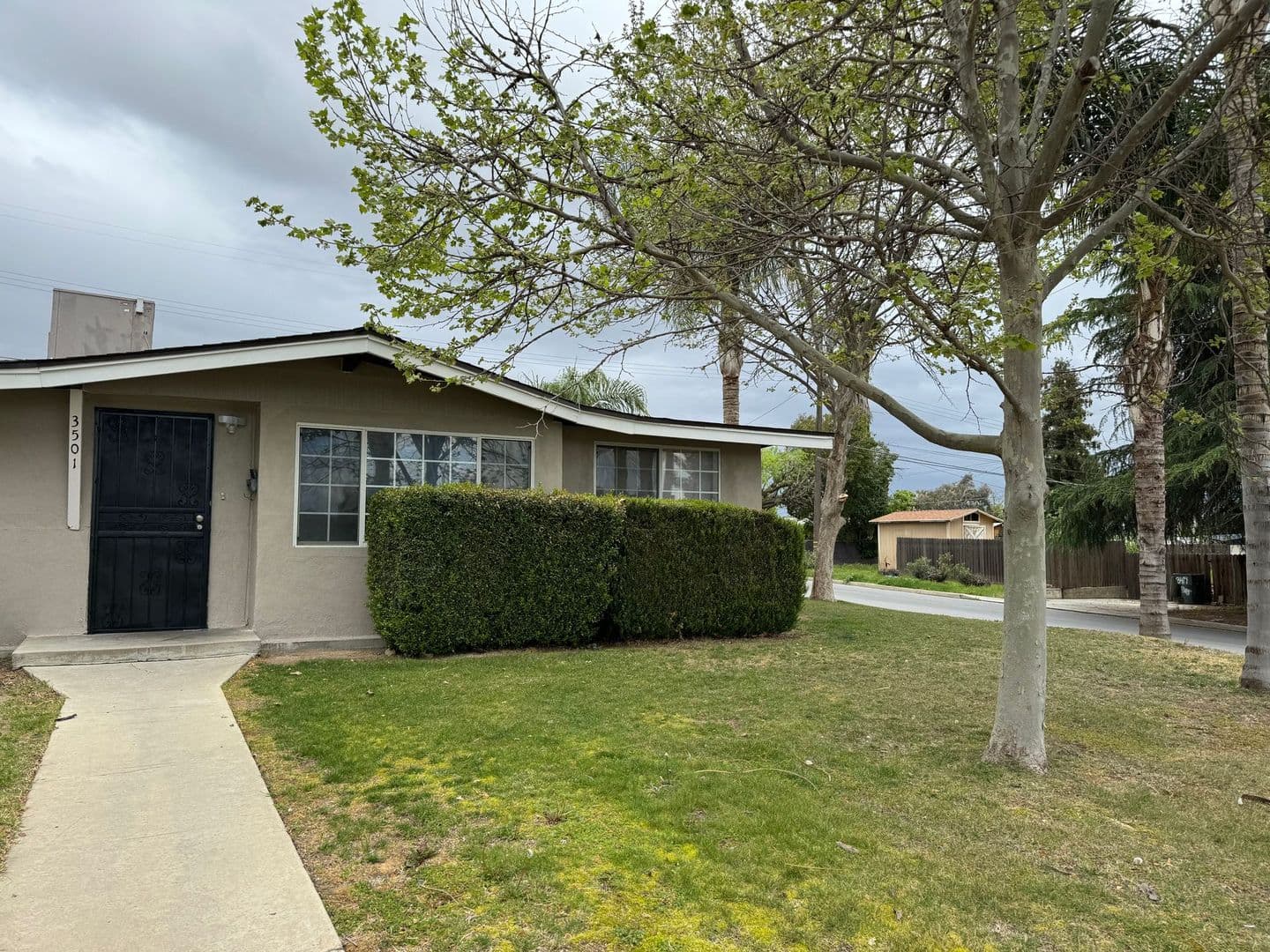 Bakersfield House: 3501 River Blvd