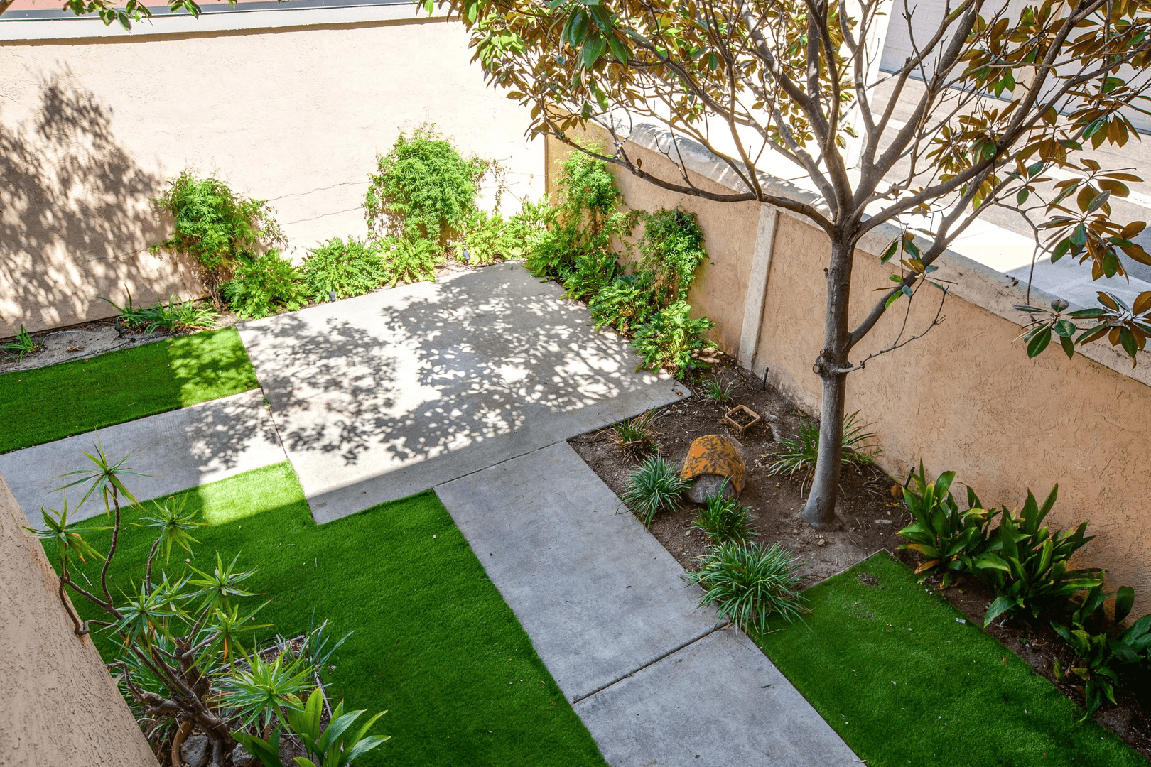 San Diego Apartment: 3912 Albatross St.