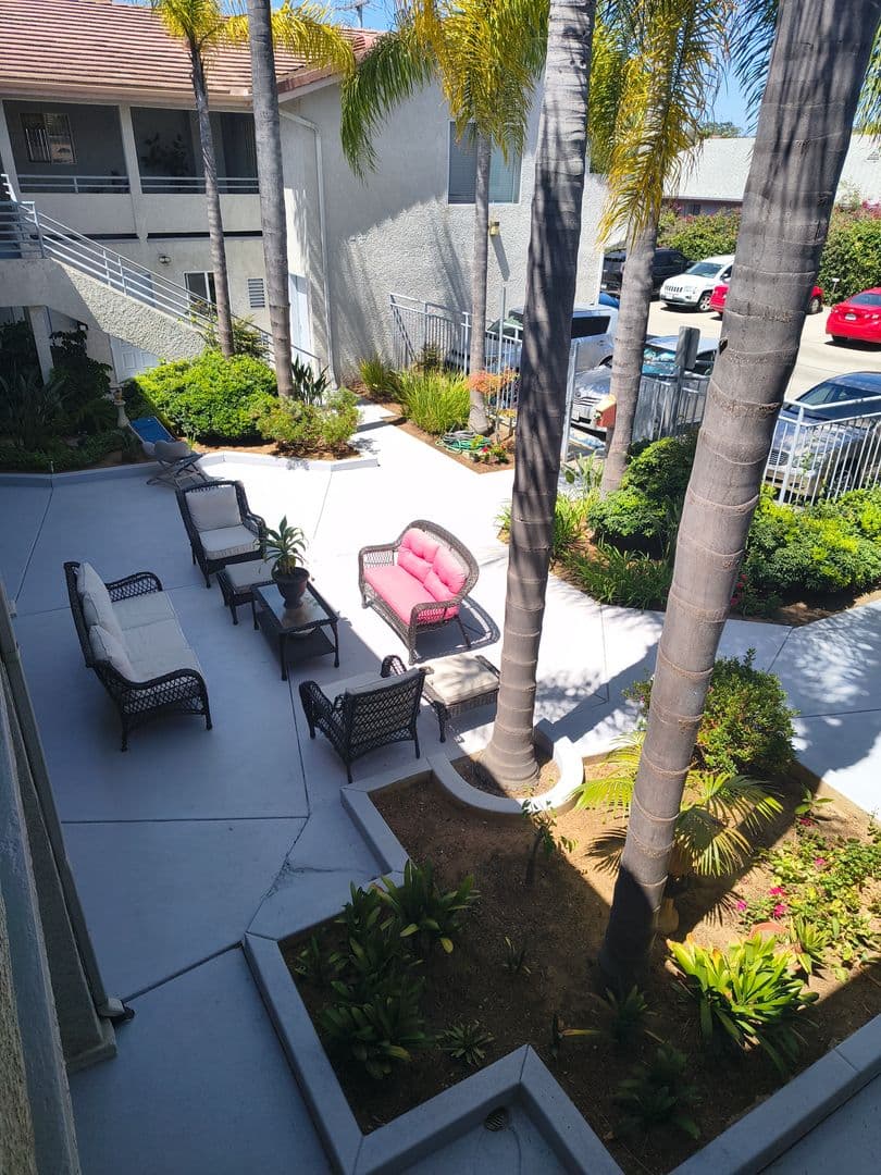 Fallbrook Apartment: 234 W. Kalmia St.