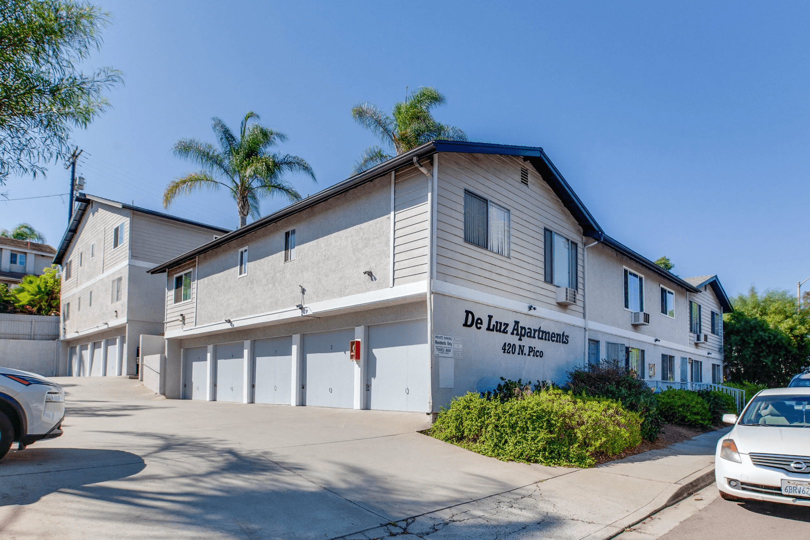 Fallbrook Apartment: 420 N. Pico Ave.