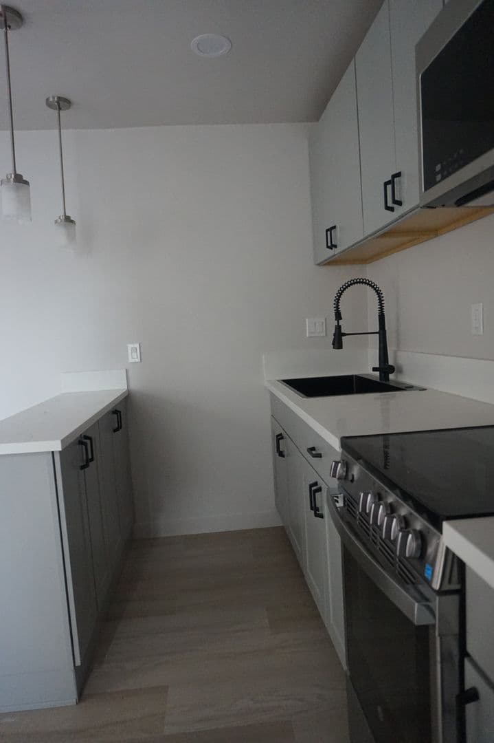 San Diego Apartment: 2481 Ulric St
