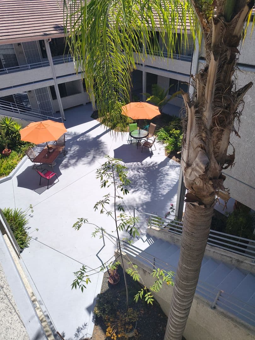 Fallbrook Apartment: 234 W. Kalmia St.