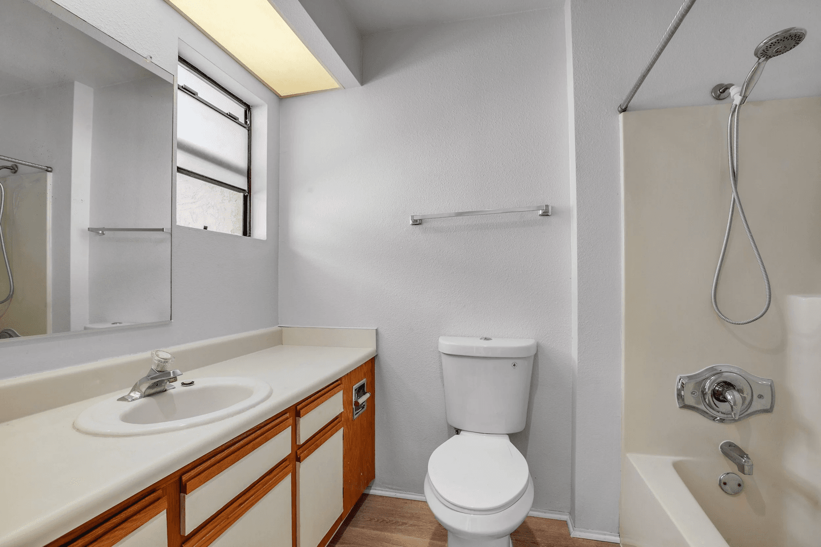 San Diego Apartment: 3912 Albatross St.