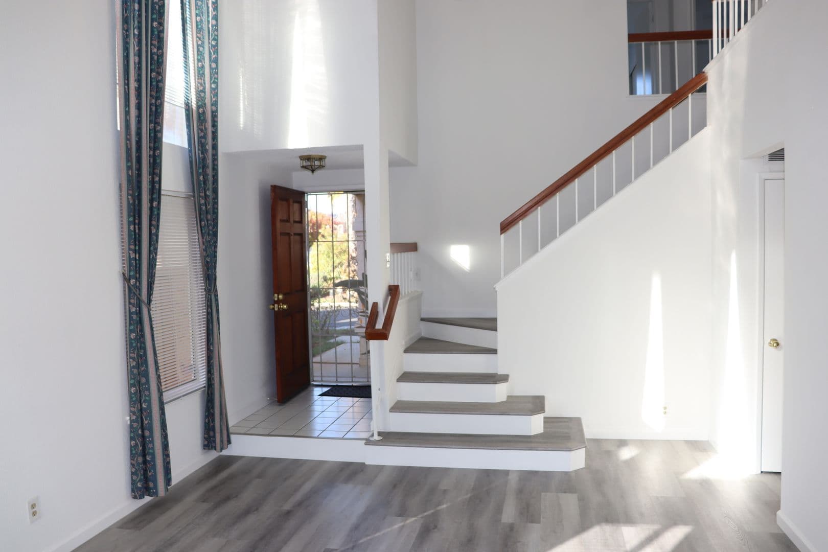 San Jose House: 68 Country Fields Lane