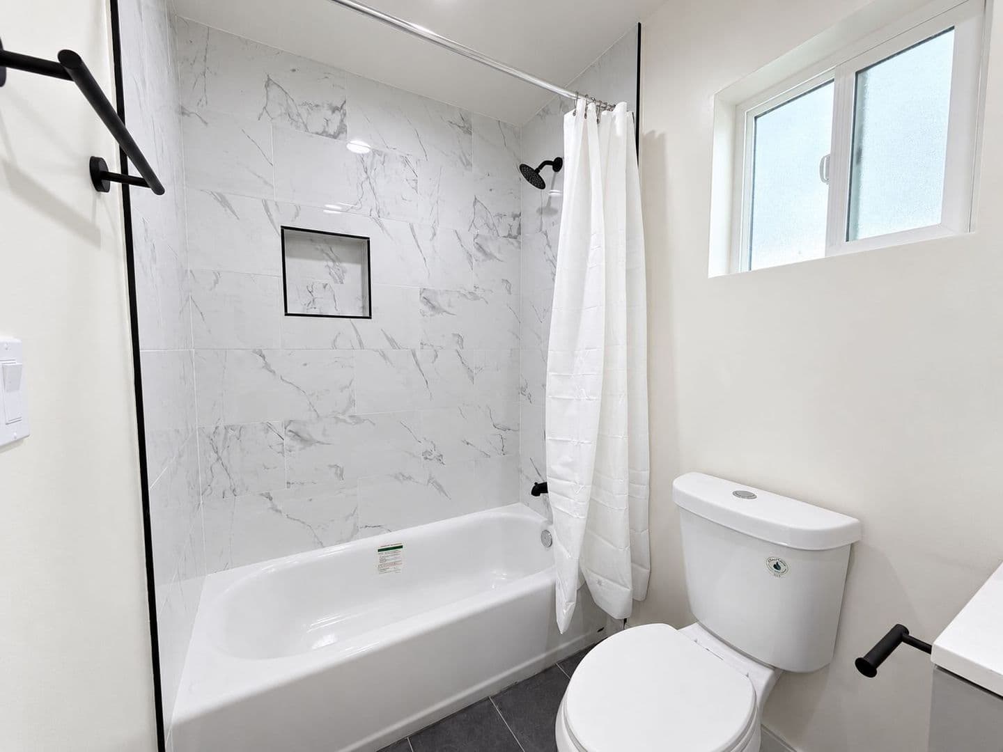 Panorama City Apartment: 14662 Rayen St