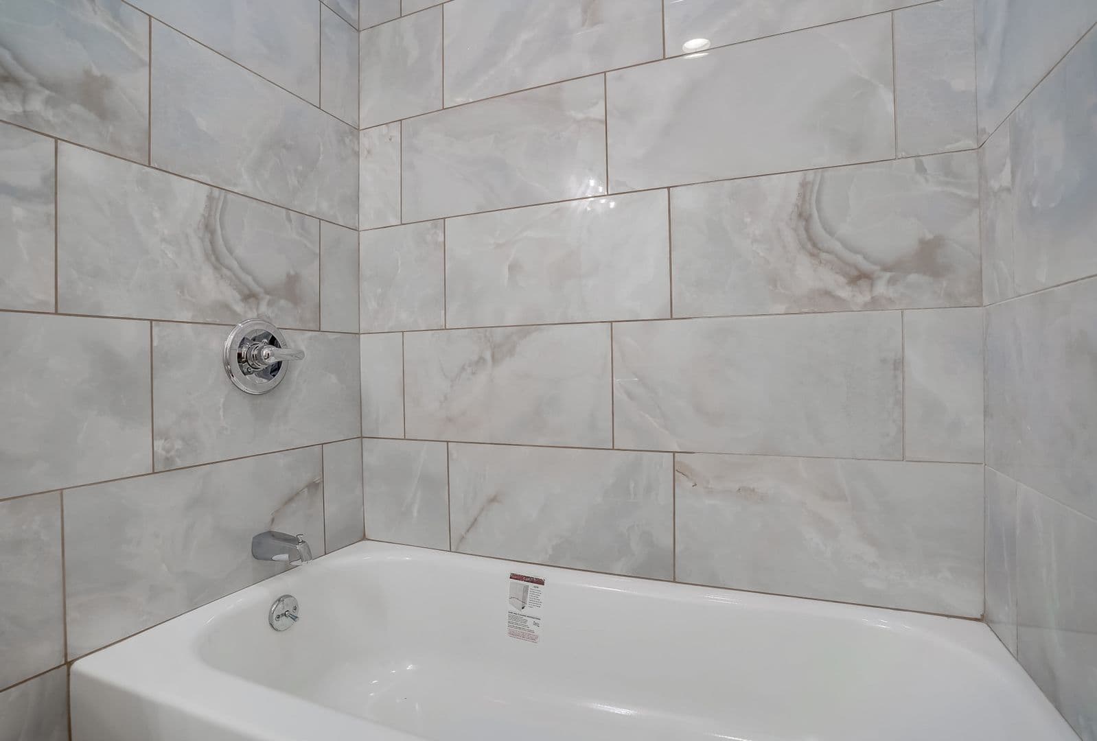 Van Nuys Apartment: 14227 Gilmore St