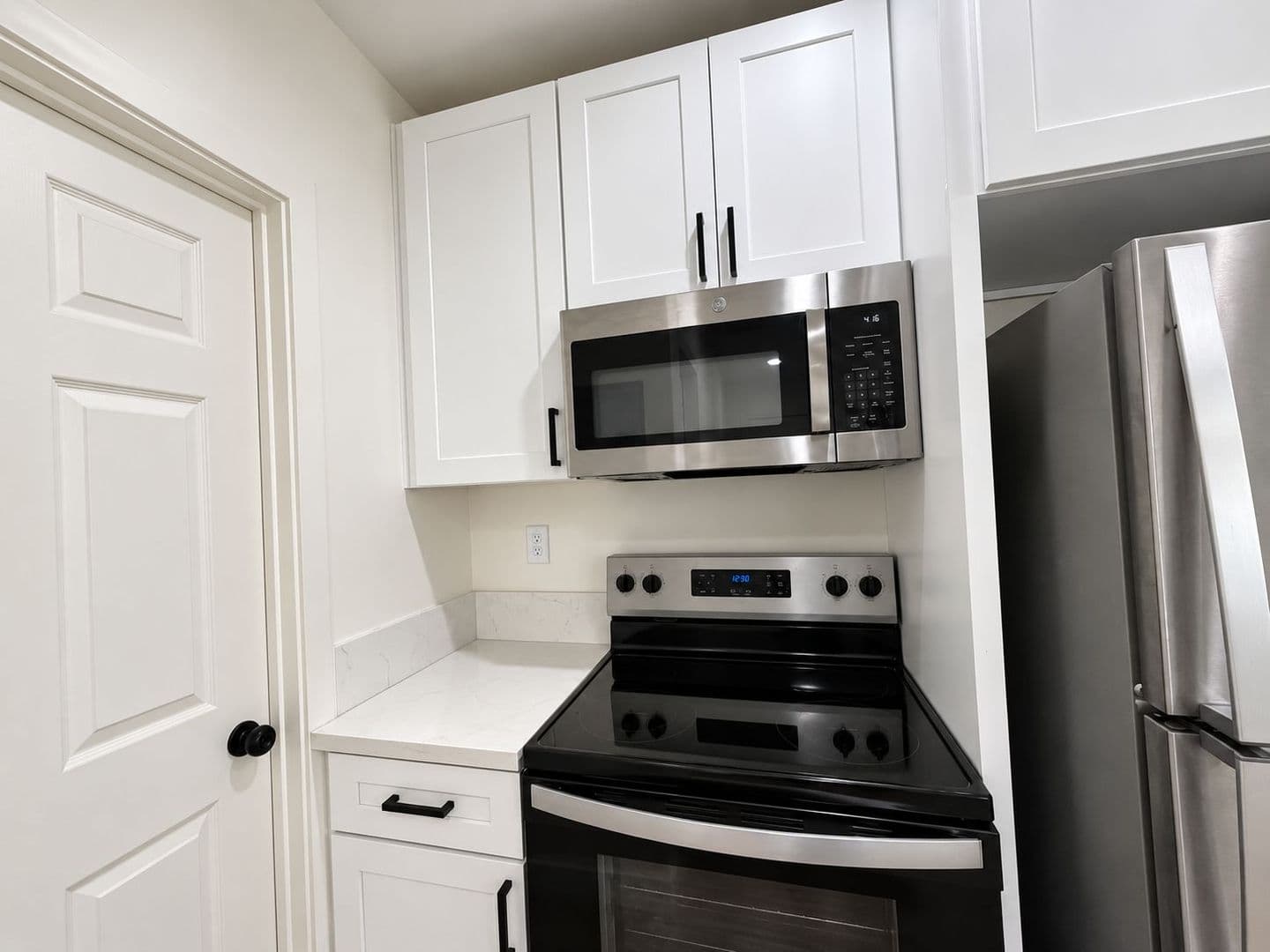 Van Nuys Apartment: 14108 Gilmore St