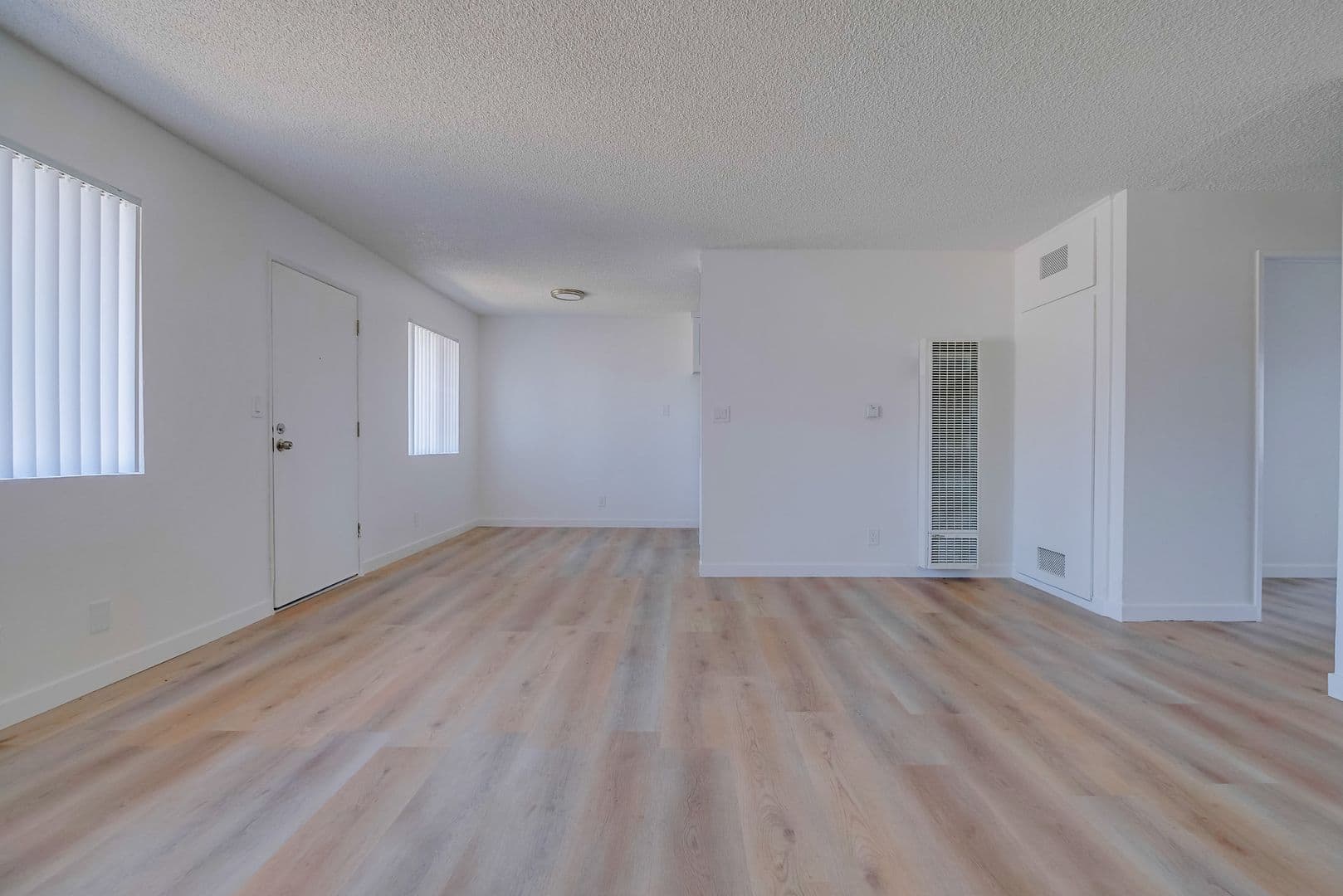 Los Angeles Apartment: 6308 Brynhurst Ave