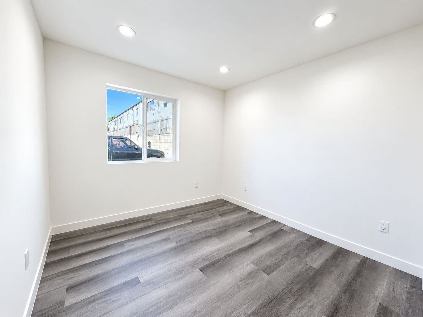 Panorama City Apartment: 14662 Rayen St