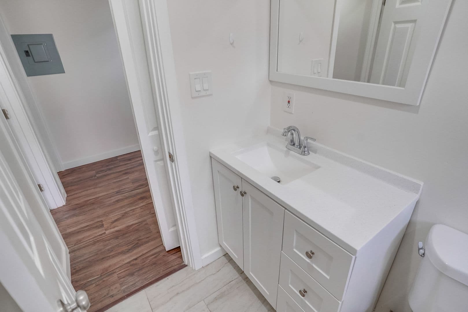 Valley Village Apartment: 5312 - 5320 Corteen Pl