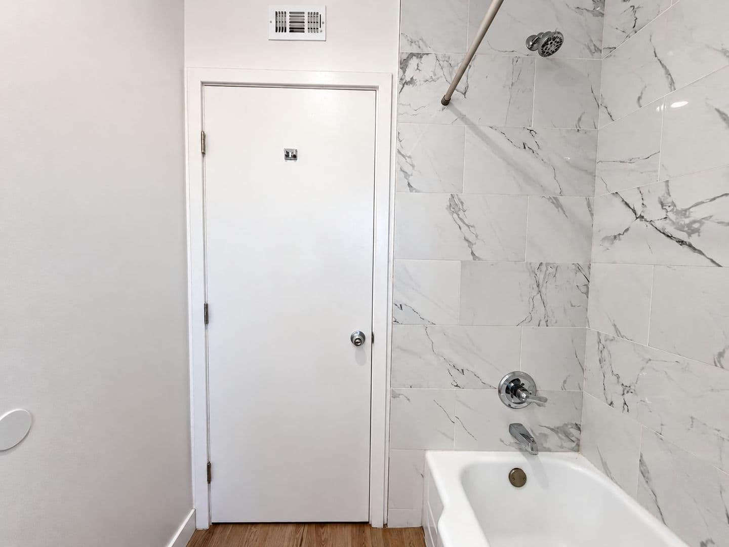 Valley Village Apartment: 5330 Whitsett Ave