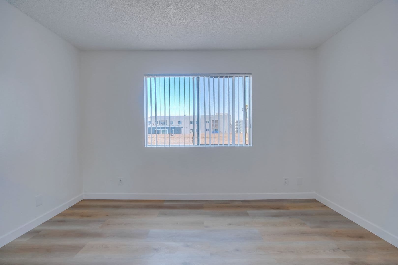 Los Angeles Apartment: 6308 Brynhurst Ave