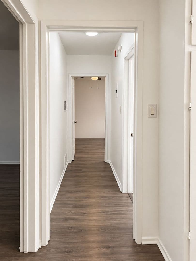 North Hollywood Apartment: 7117 Fulton Ave