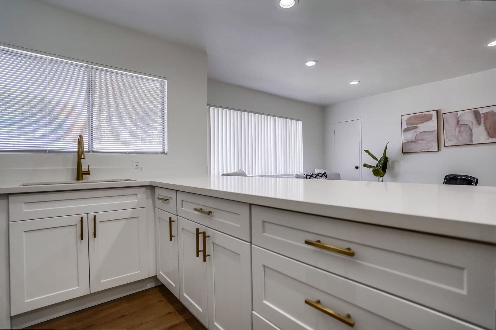 North Hollywood Apartment: 11731 Kittridge St