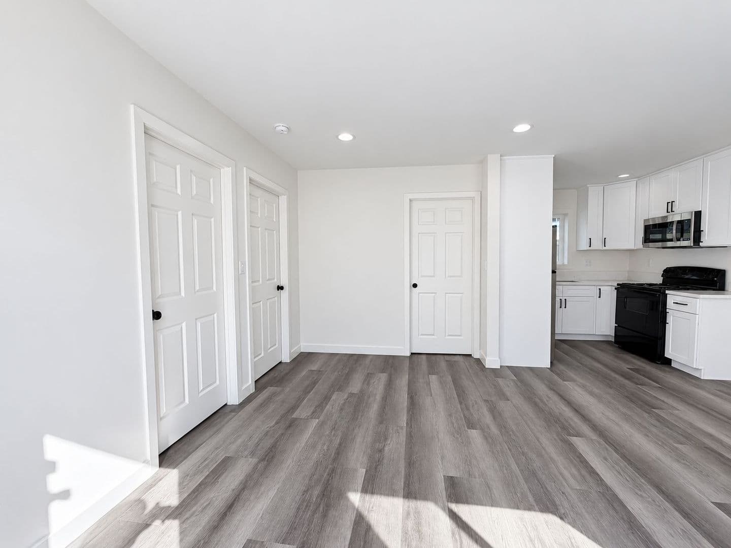 Panorama City Apartment: 14662 Rayen St