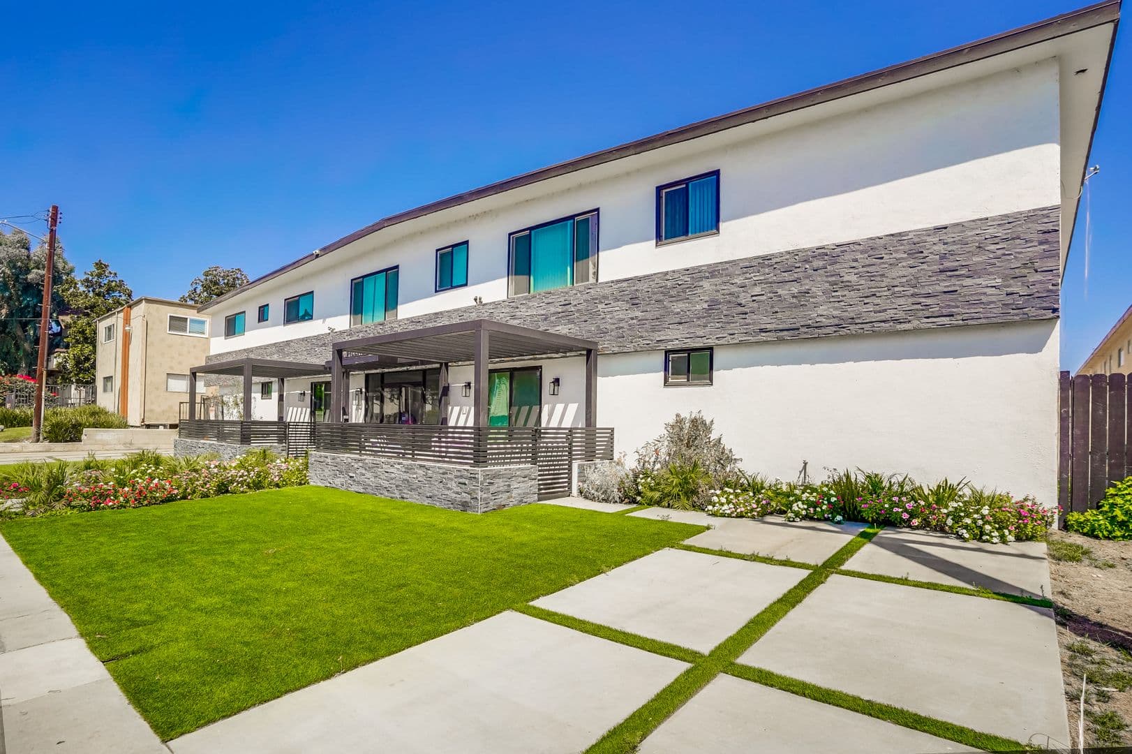 Valley Village Apartment: 5312 - 5320 Corteen Pl