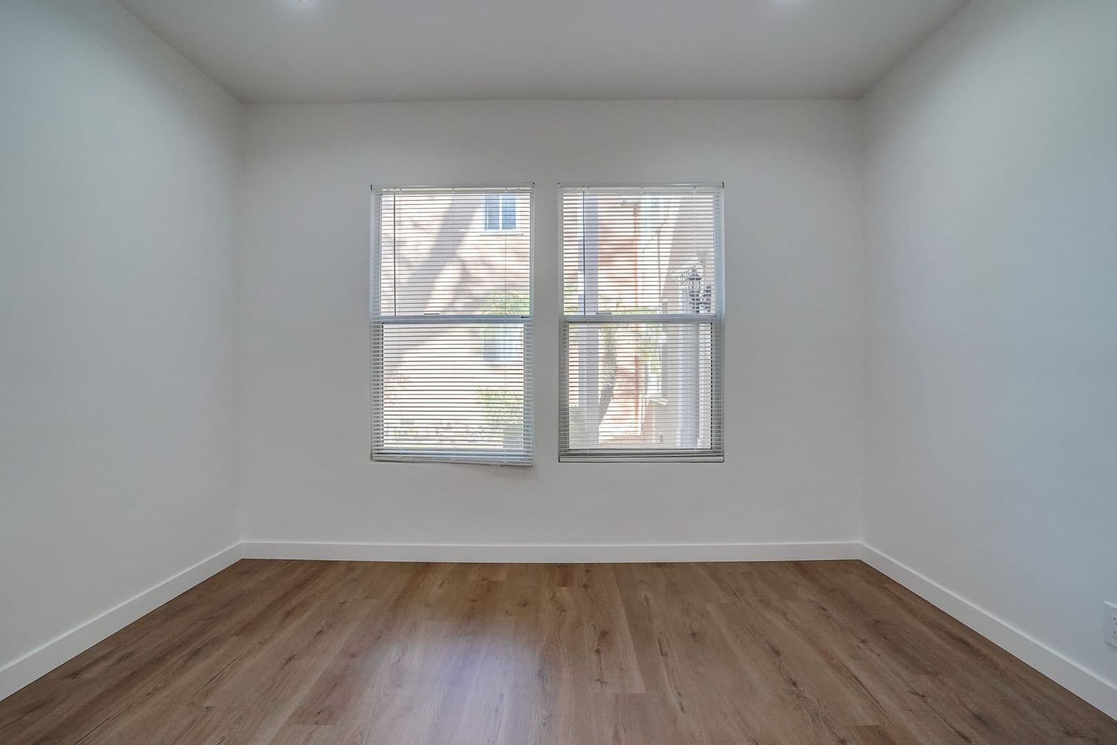 Valley Village Apartment: 12535 Burbank Blvd