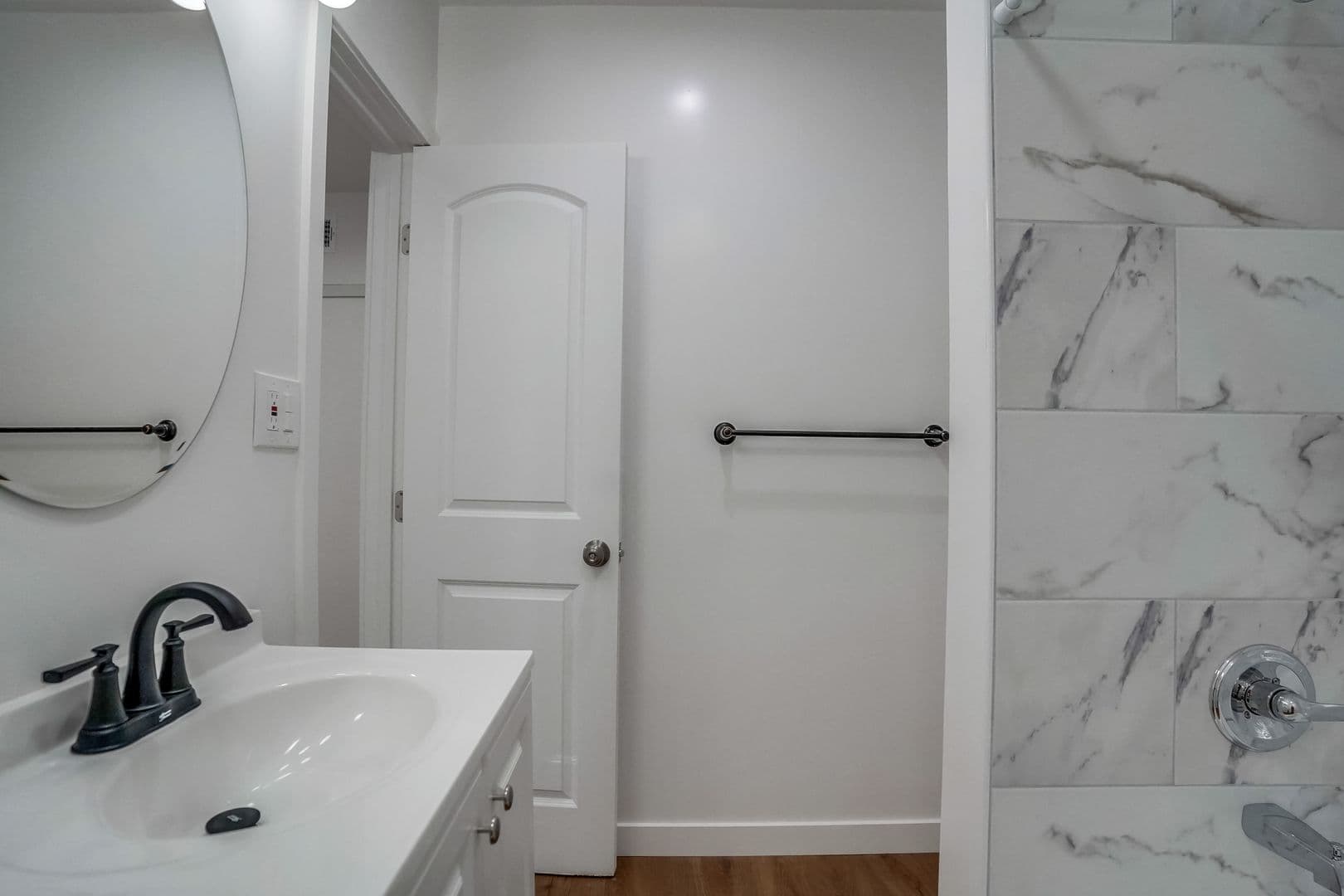 Valley Village Apartment: 12535 Burbank Blvd