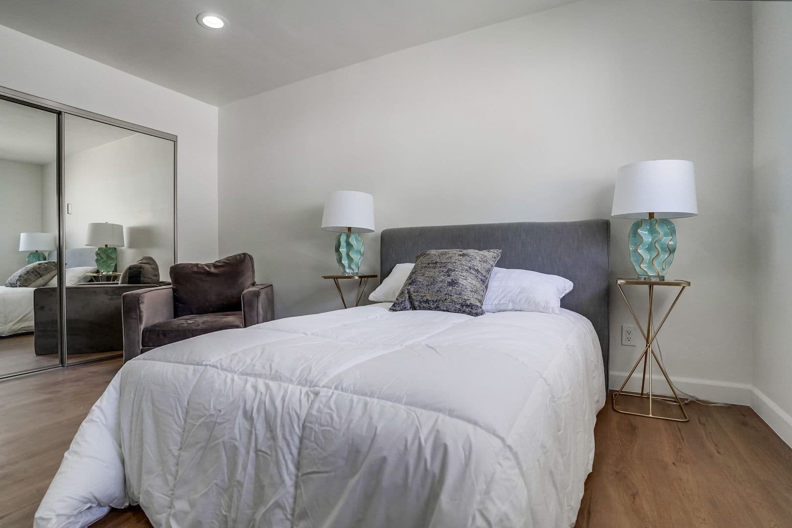 North Hollywood Apartment: 11731 Kittridge St