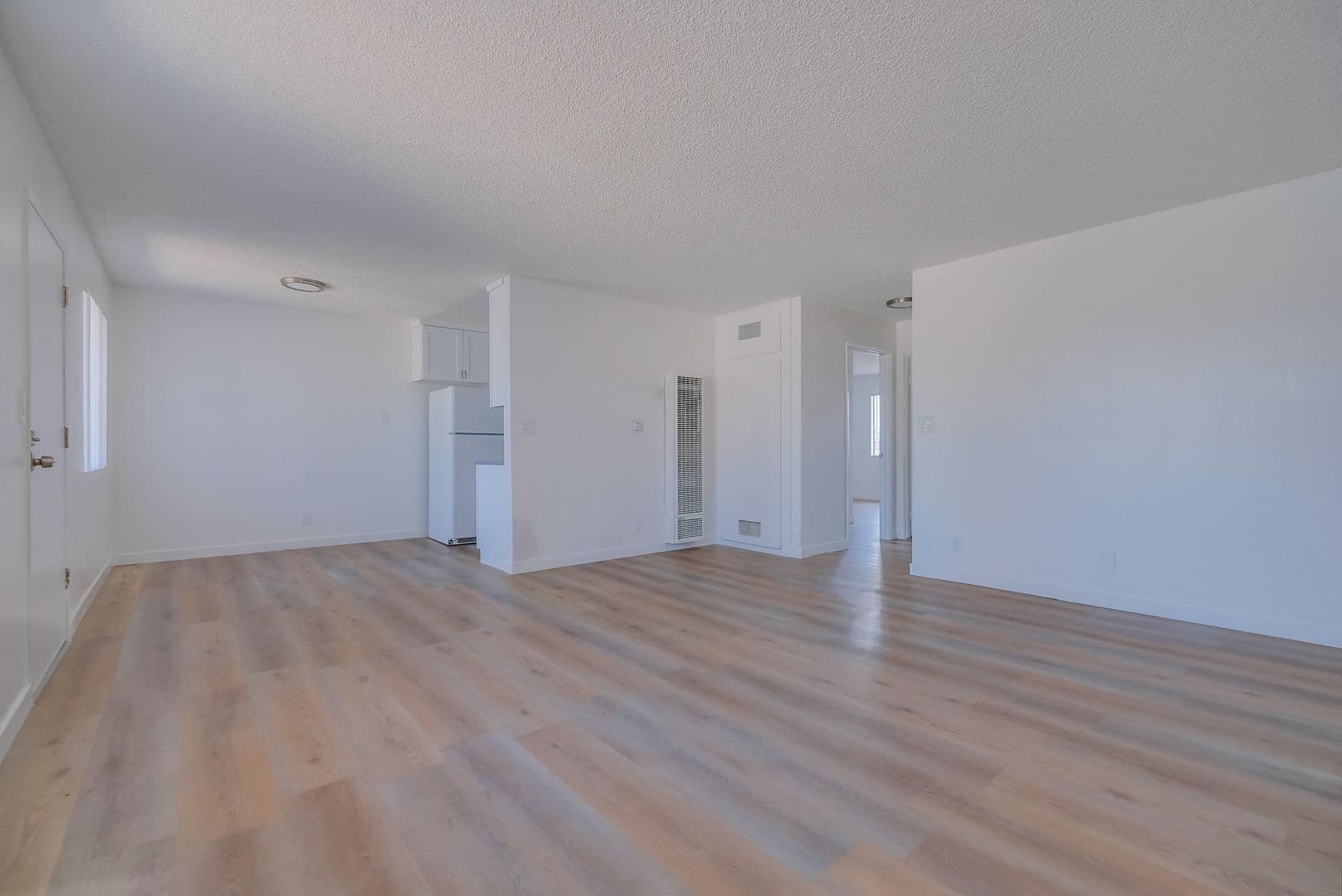 Los Angeles Apartment: 6308 Brynhurst Ave