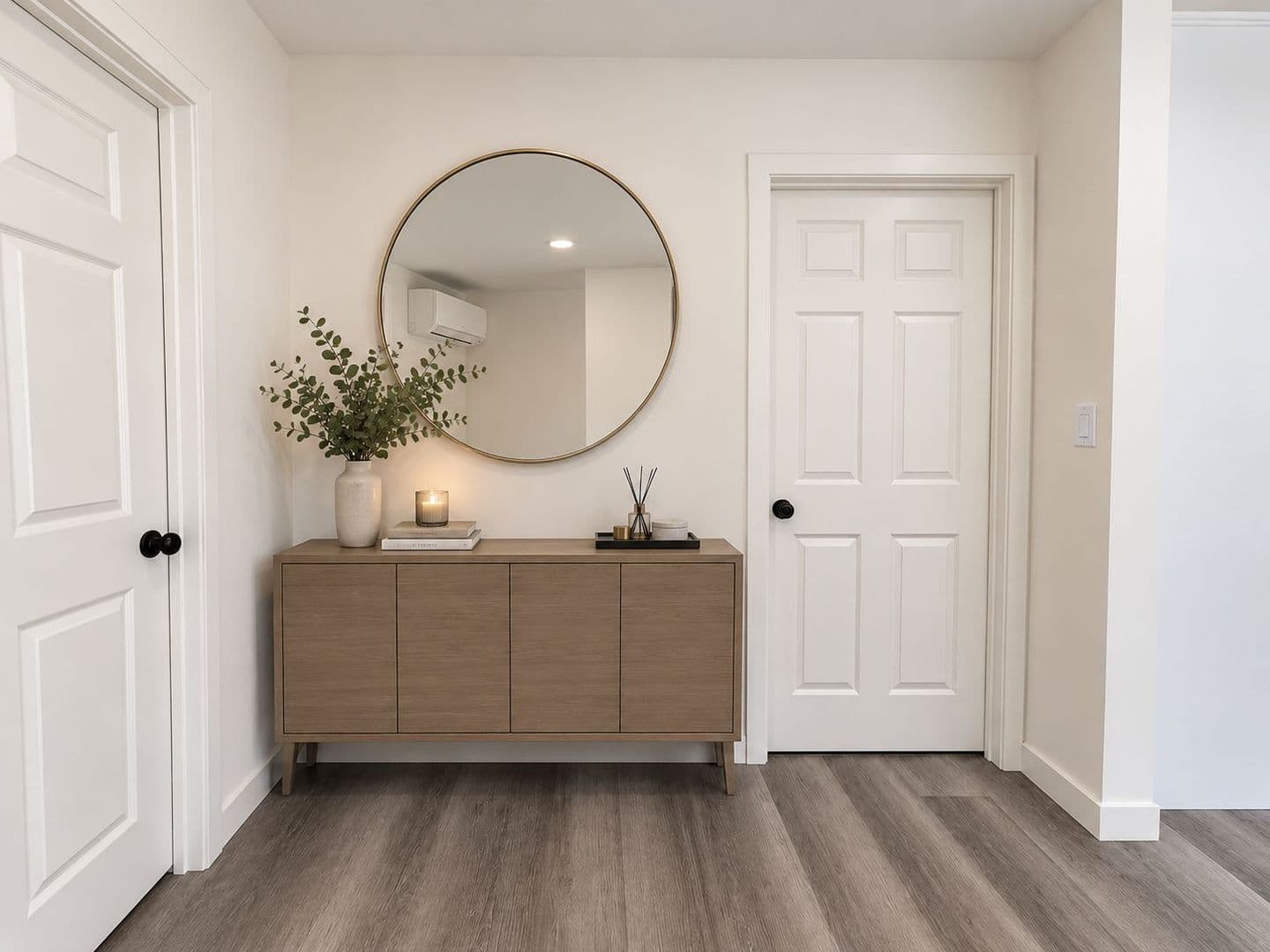 Panorama City Apartment: 14662 Rayen St