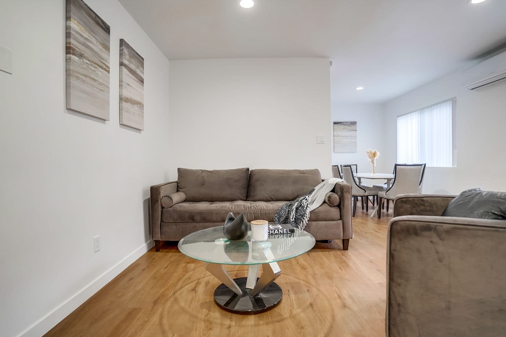 Van Nuys Apartment: 14227 Gilmore St