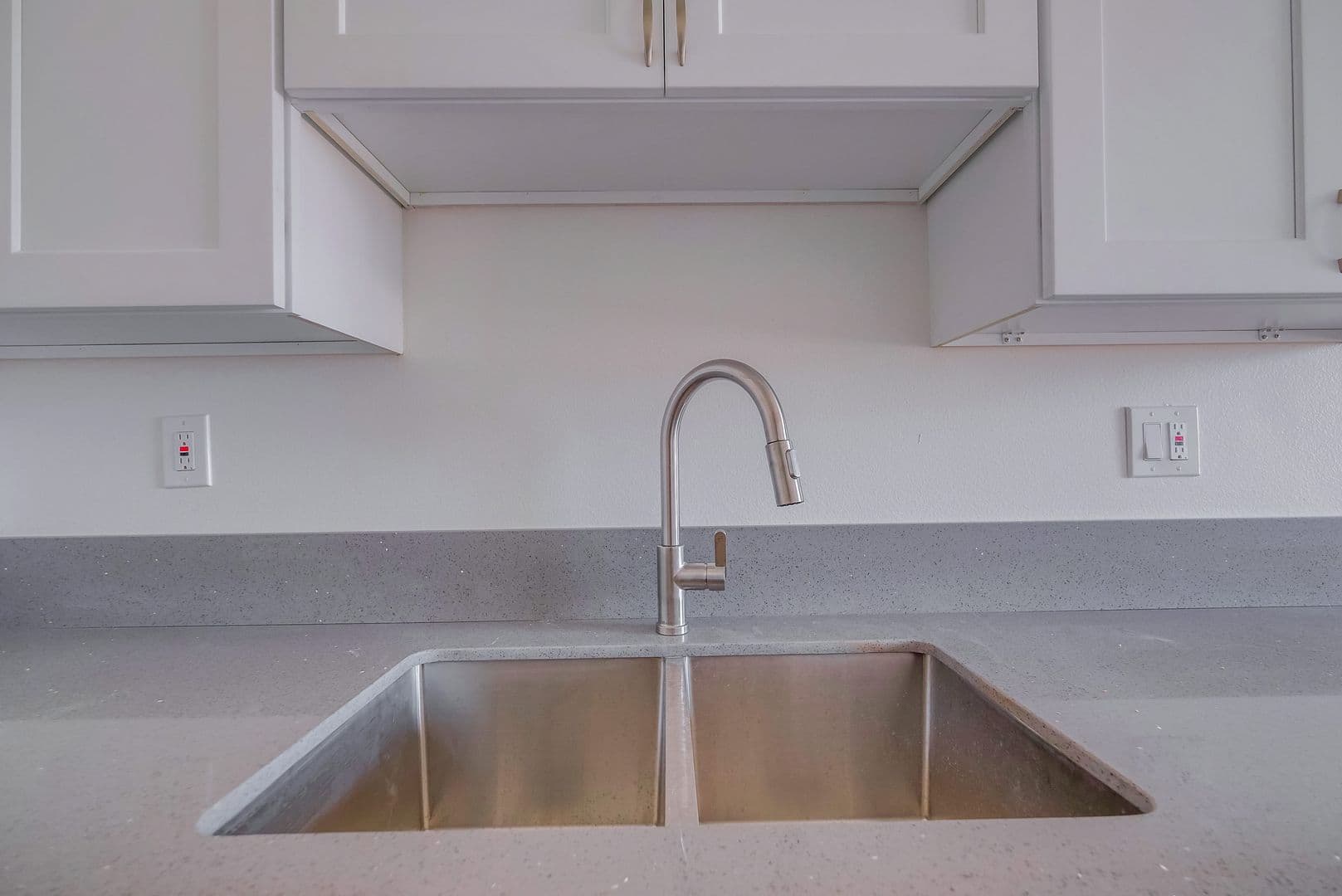 Los Angeles Apartment: 6308 Brynhurst Ave