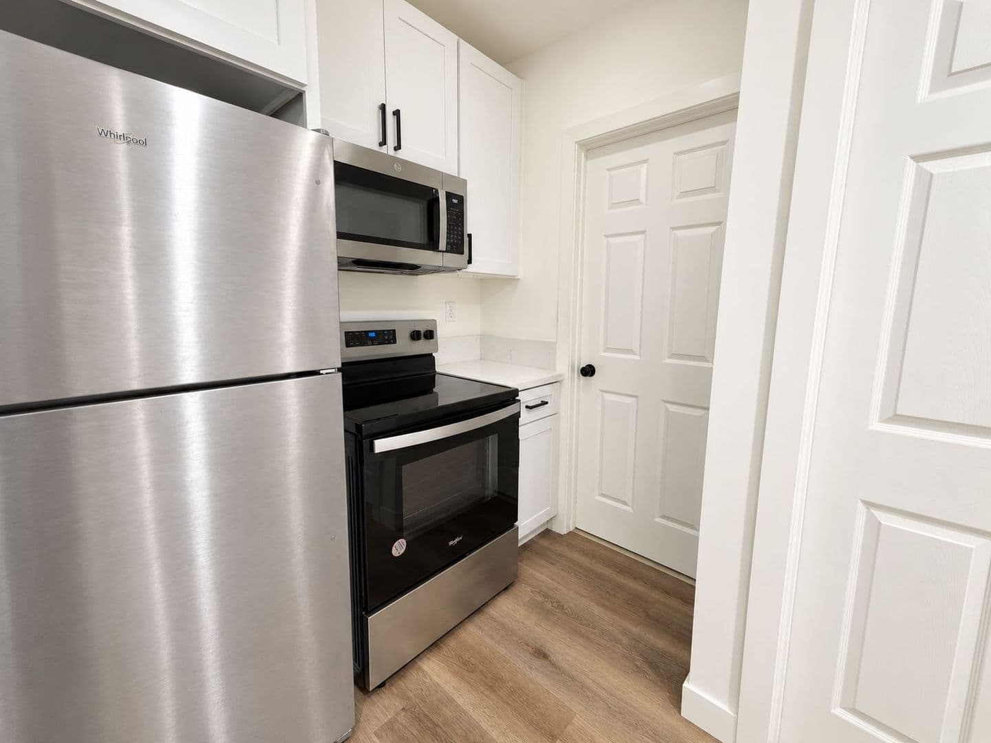 Van Nuys Apartment: 14108 Gilmore St
