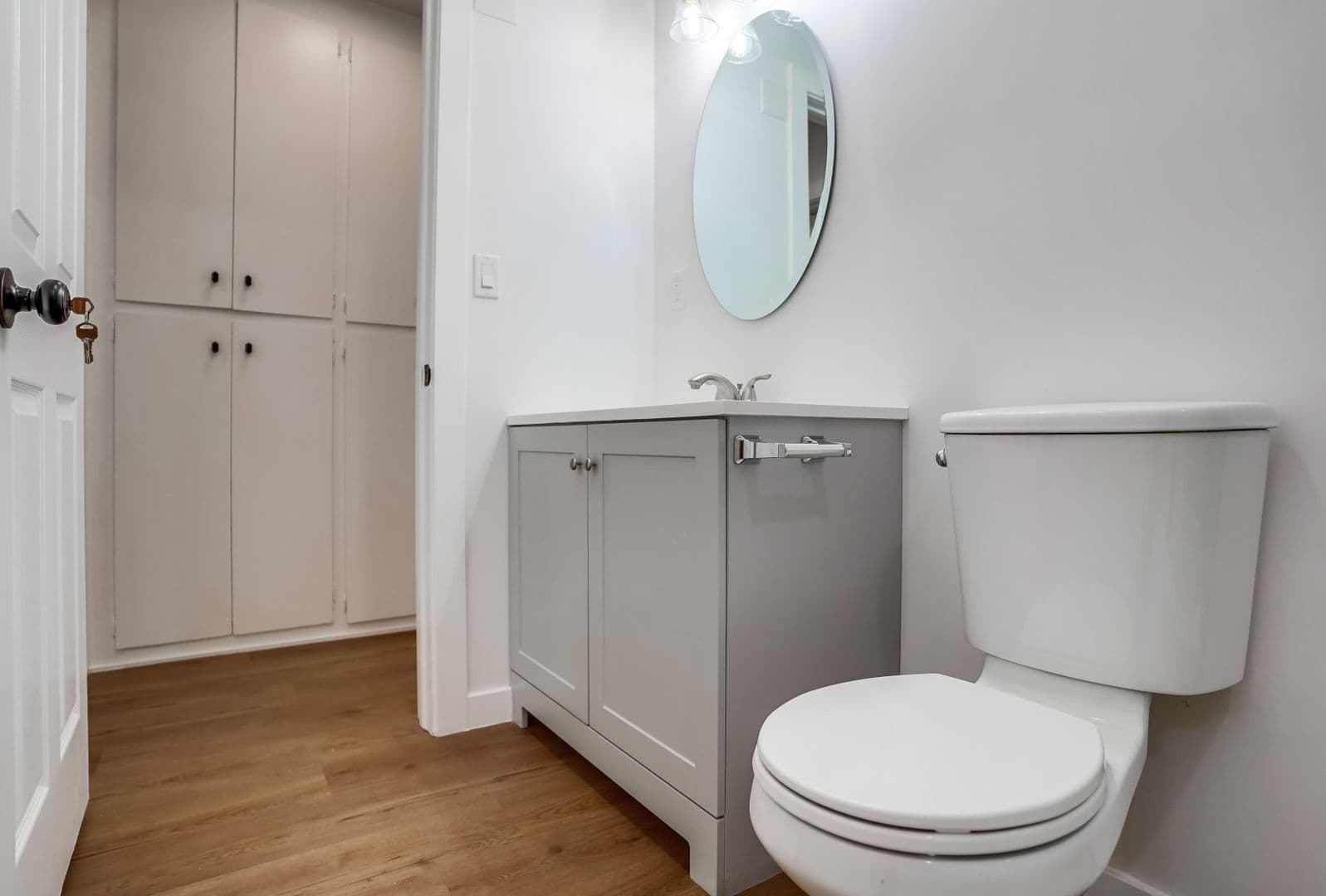 Van Nuys Apartment: 14227 Gilmore St