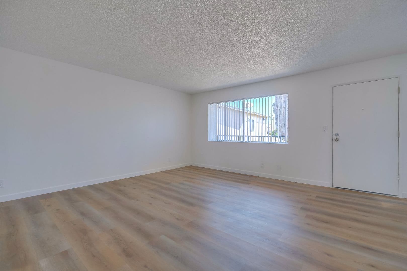 Los Angeles Apartment: 6308 Brynhurst Ave
