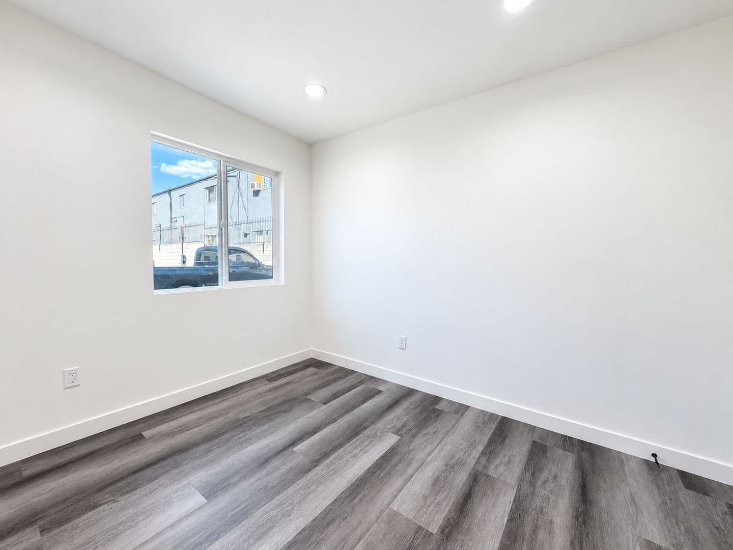 Panorama City Apartment: 14662 Rayen St