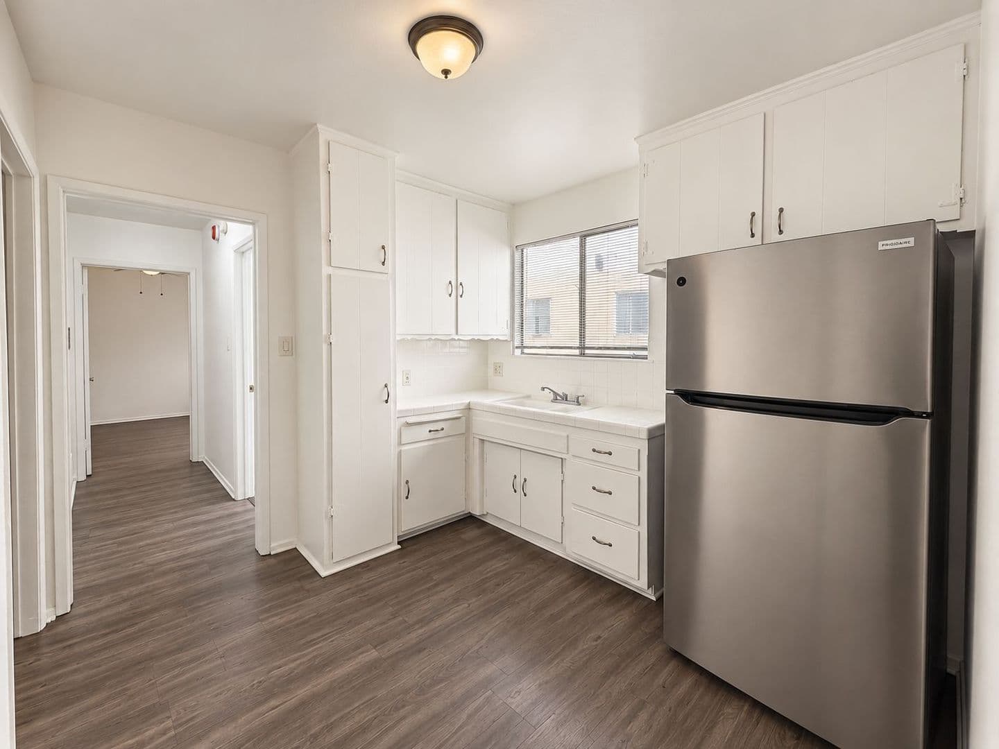 North Hollywood Apartment: 7117 Fulton Ave