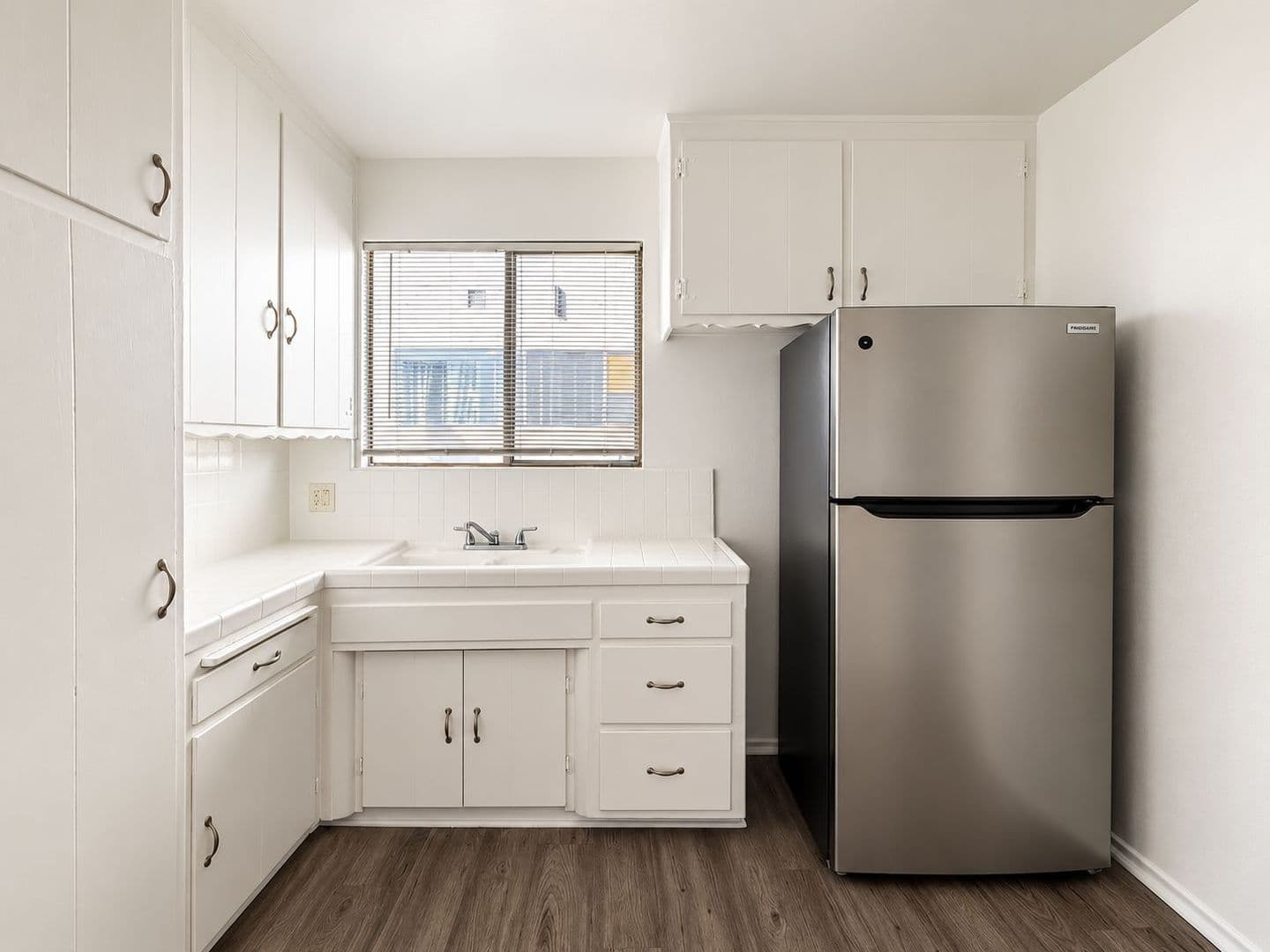 North Hollywood Apartment: 7117 Fulton Ave