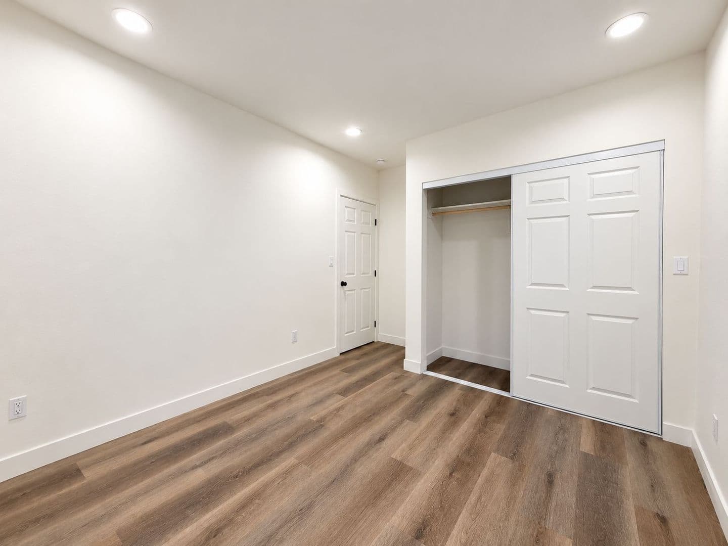 Van Nuys Apartment: 14108 Gilmore St
