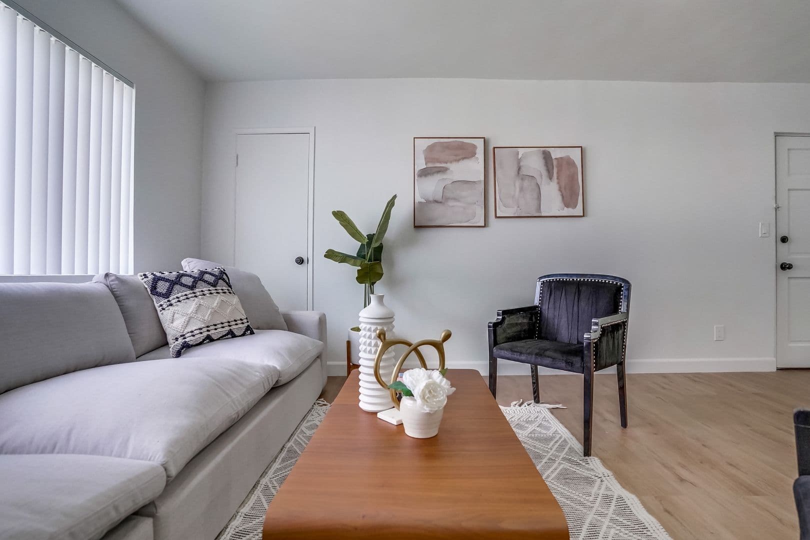 North Hollywood Apartment: 11731 Kittridge St