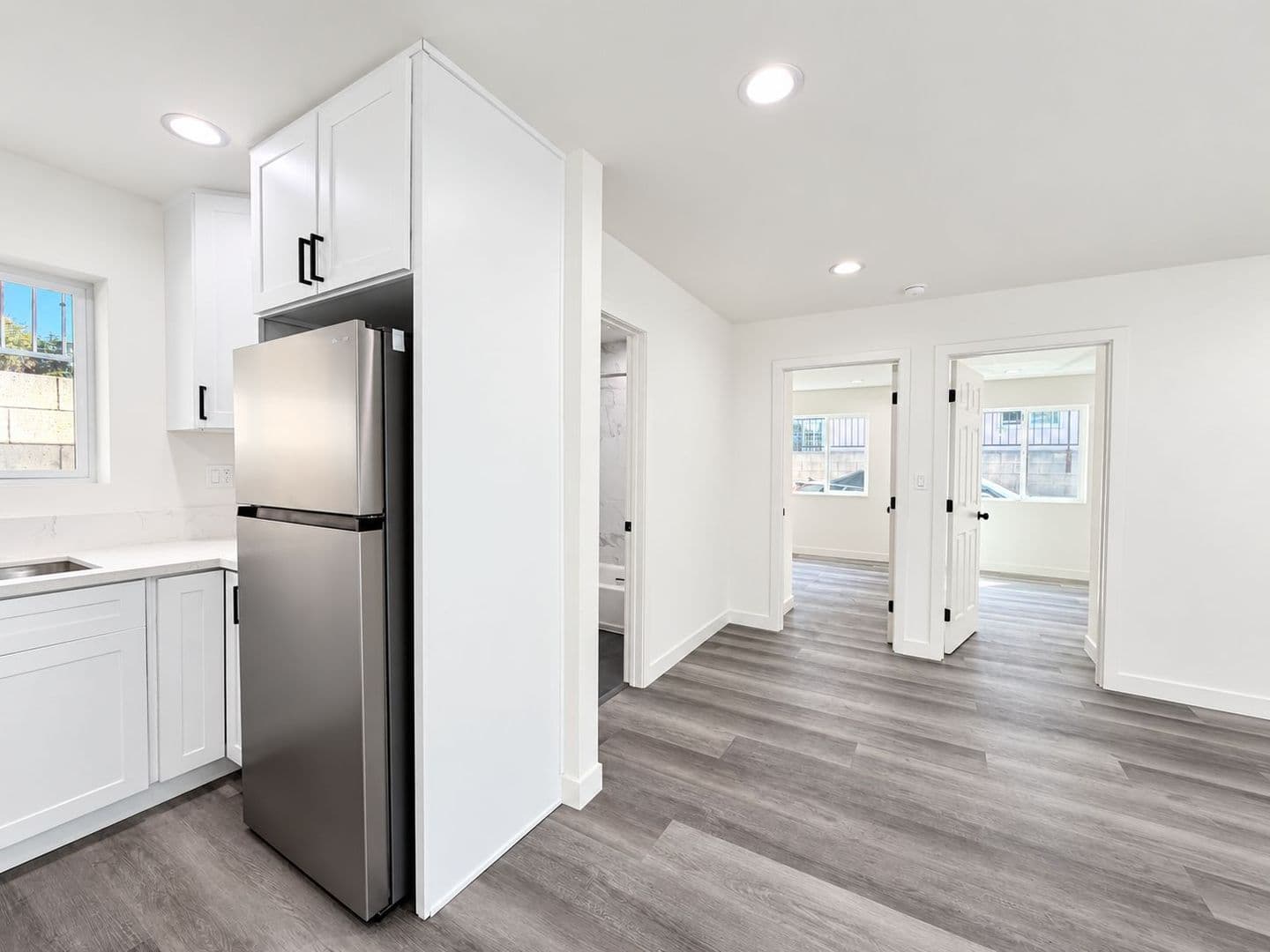 Panorama City Apartment: 14662 Rayen St
