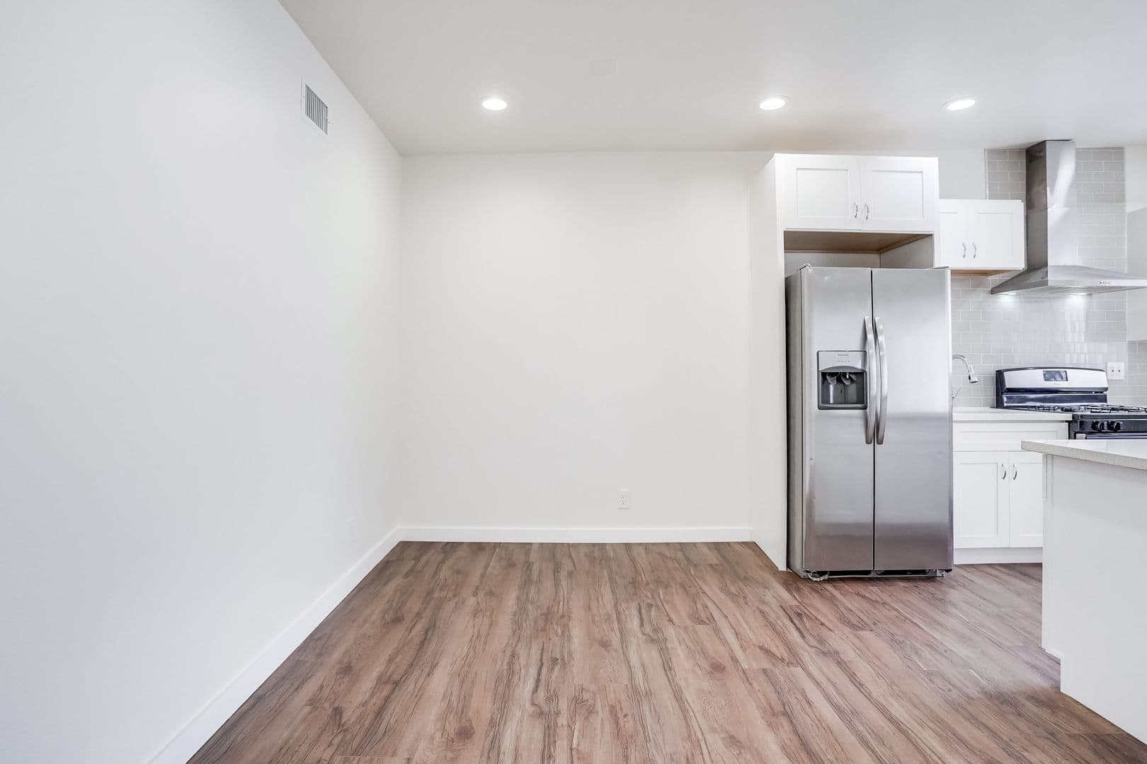 Valley Village Apartment: 5312 - 5320 Corteen Pl